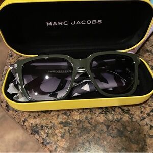 GIVEAWAY  New Marc Jacobs Green Sunglasses